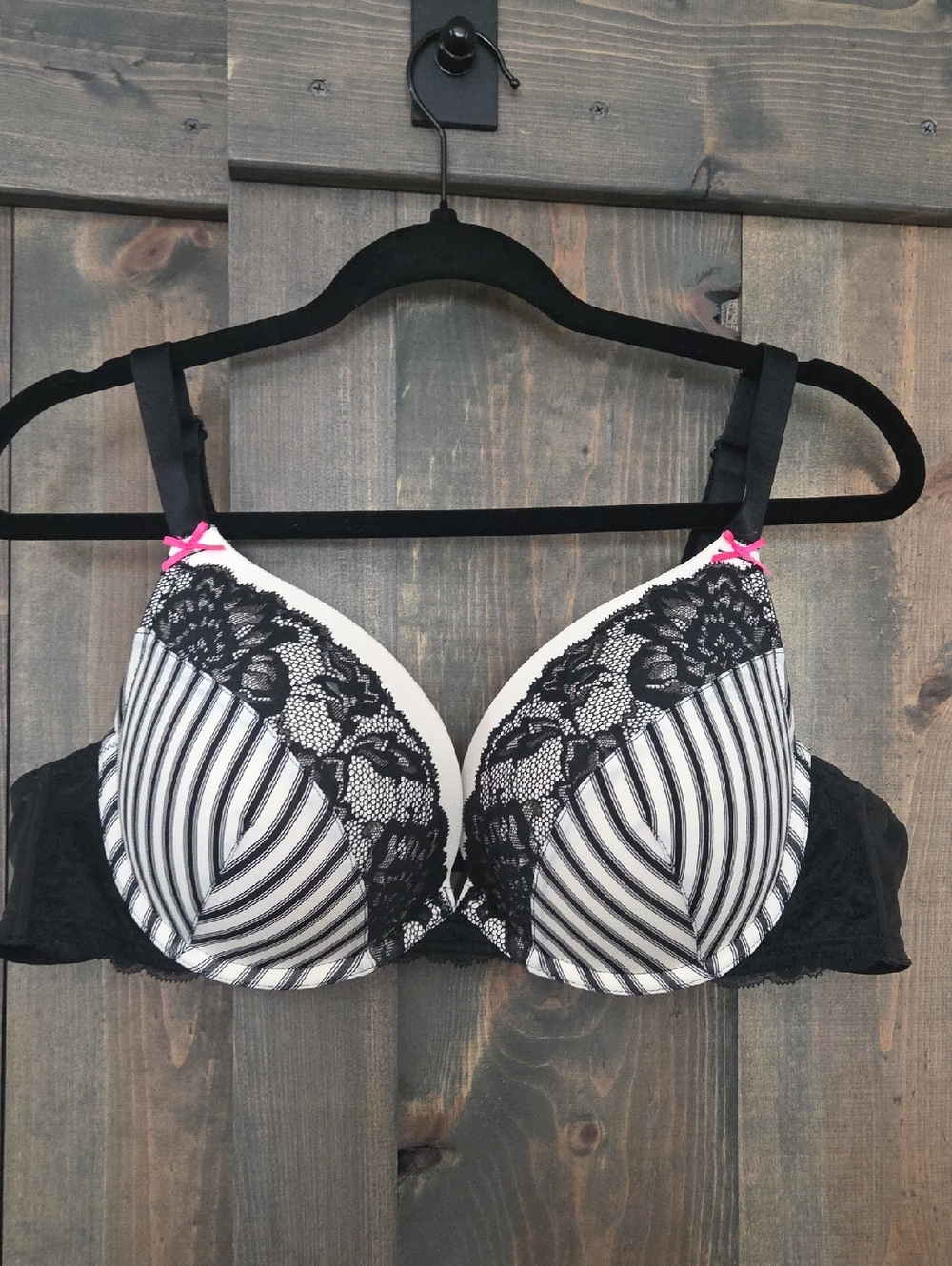 Cacique: Boost Plunge Bra With Lace 44B